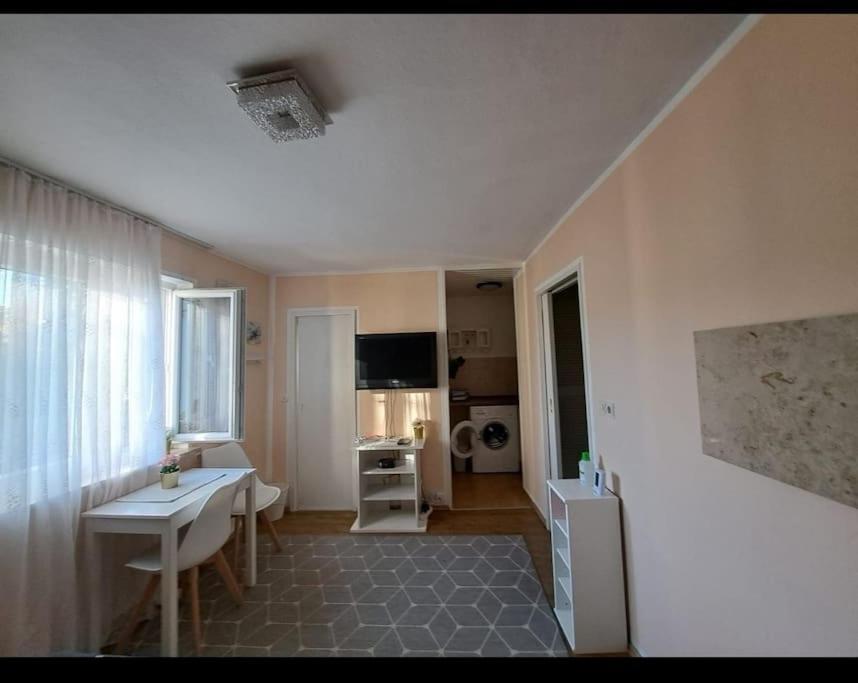 Small Studio For Two - Ferienwohnung Fuer Zwei Бад-Райхенхалль Экстерьер фото